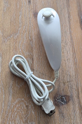 Original nintendo wii - nintendo, nunchuk