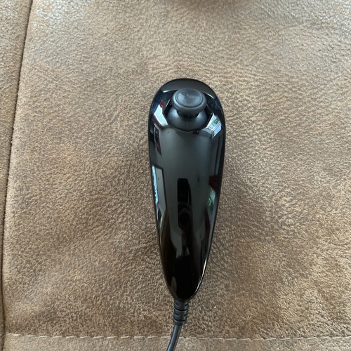 Nintendo wii nunchuk - nintendo,